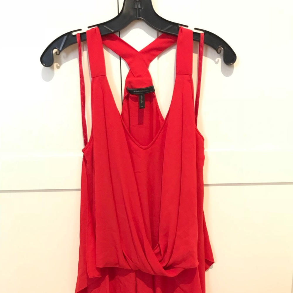 BCBGMAXAZRIA high-low crossed front top in red